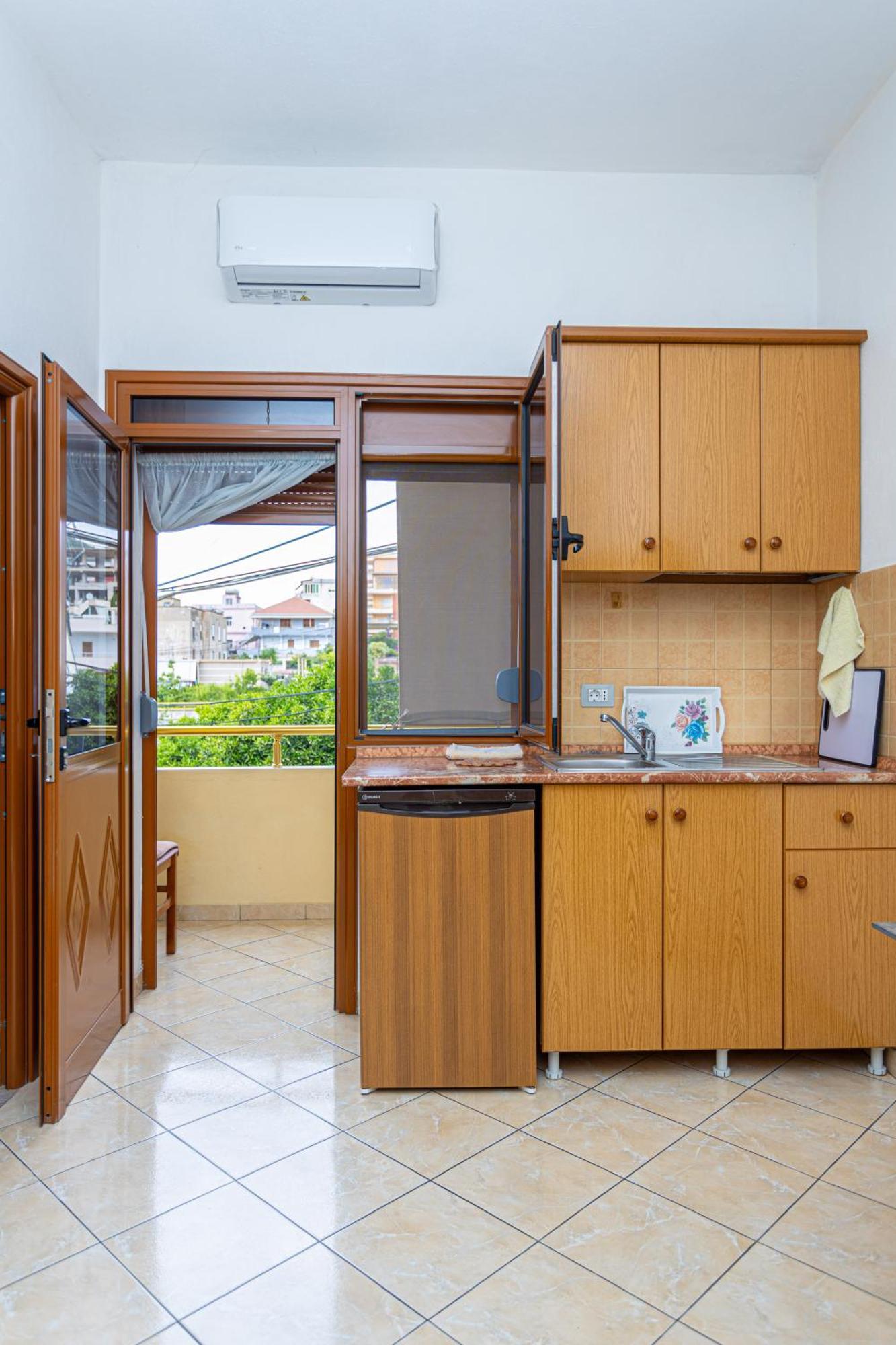 Hotel Olti Влёра Экстерьер фото