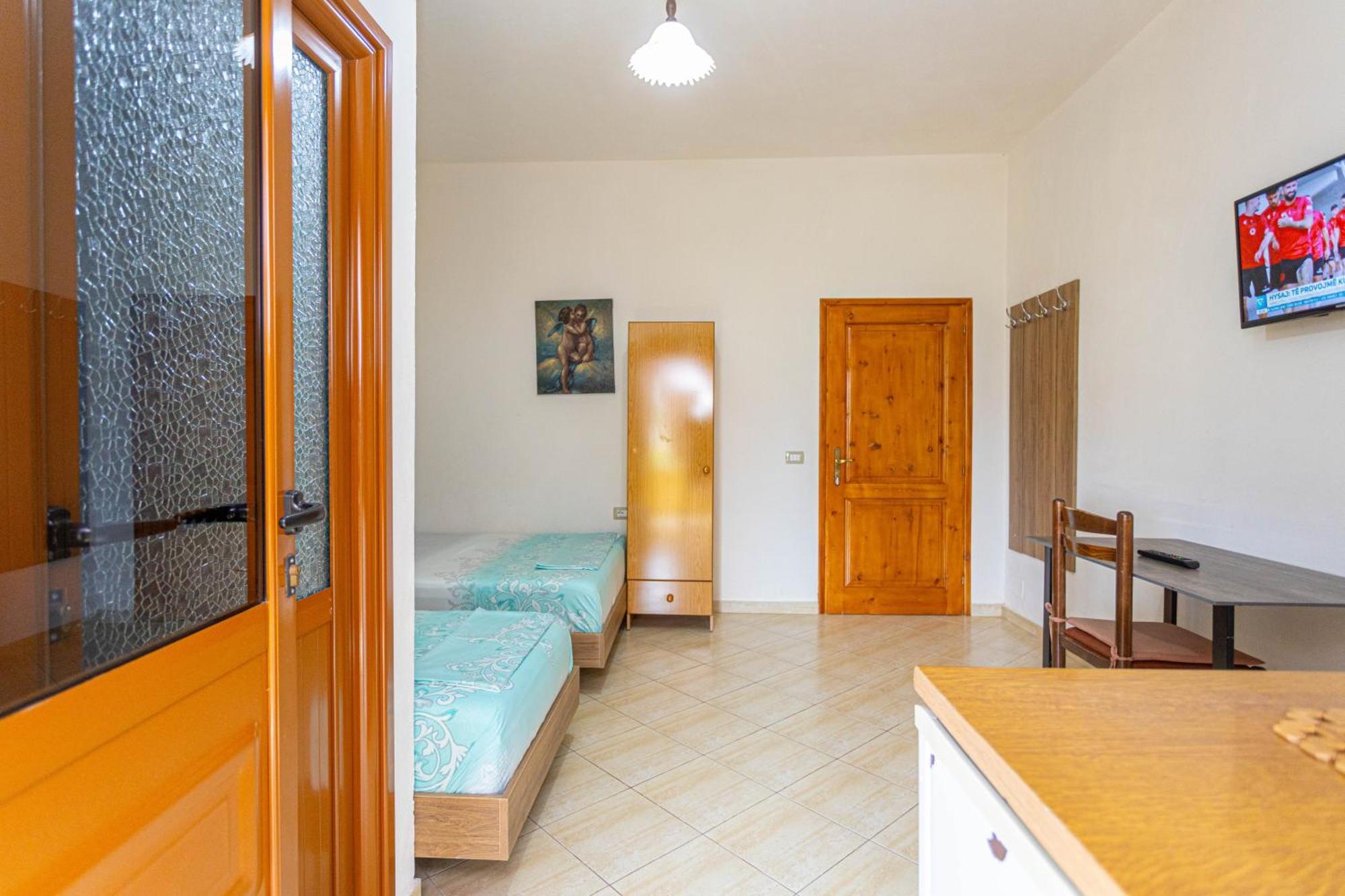 Hotel Olti Влёра Экстерьер фото